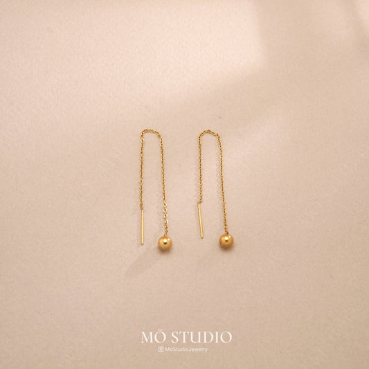 minimalist gold pull through earrings