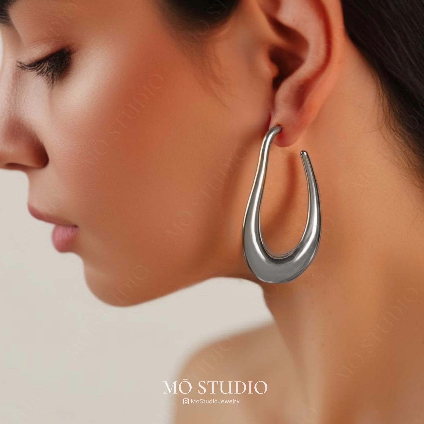 Chunky Teardrop Oval Hoop Earrings – Gold & Silver