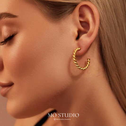 Cunky Twisted Gold Huggie Hoop Earring