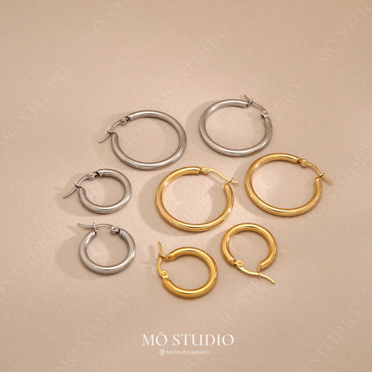 dainty gold huggie hoop earrings in 20mm and 30mm