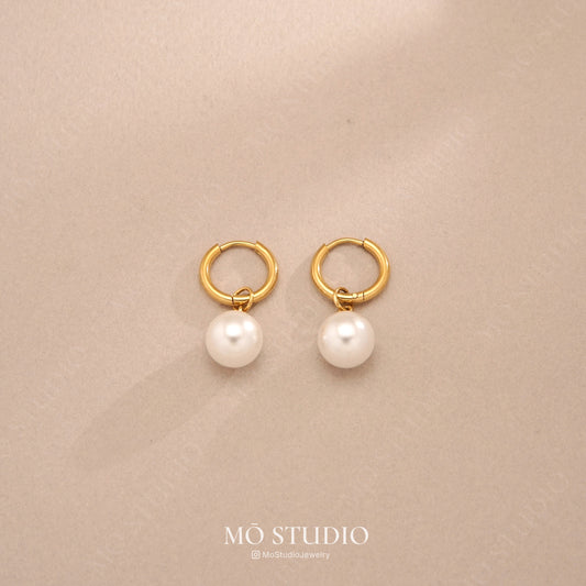 small gold pearl huggie hoop earrings 14mm